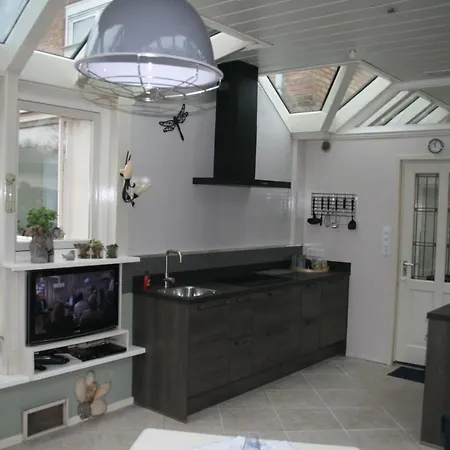 The Butterfly Luxe Met Private Parking 度假居 赞德沃特