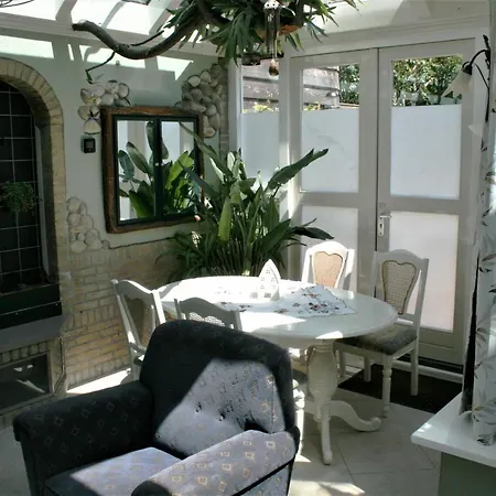 Semesterbostad The Butterfly Luxe Met Private Parking